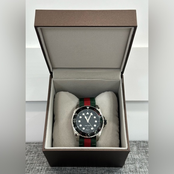 Gucci Swiss Quartz Stainless Steel and Nylon Dress Multi-Color Men's Watch - Picture 2 of 8